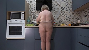 Behind The Scenes With A Busty Milf In Nylon Pantyhose