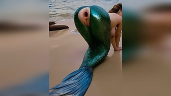 A Stranger Vigorously Penetrated A Mermaid On The Beach, Causing Her Delicate Anus To Gape Widely Outdoors